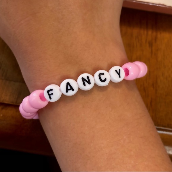 Meet your Posher, Leia - Picture 1 of 1